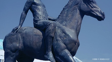 阿拉木图独立纪念碑