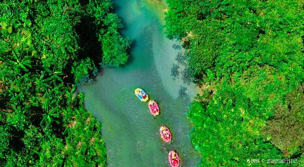 古龙山大峡谷漂流