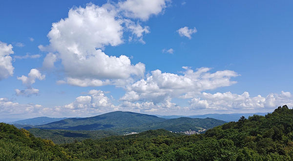 亚布力锅盔山休闲景区
