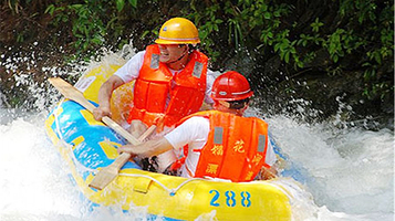 浏阳大围山榴花洞峡谷漂流