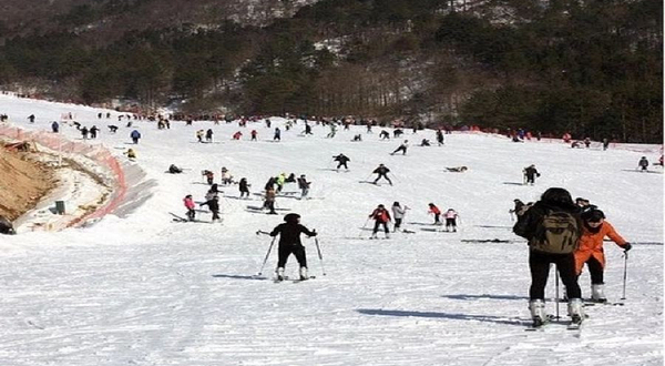 科右前旗雪村滑雪场