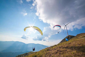 赣州盘古山滑翔伞飞行基地