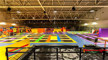 YOYO-JUMP蹦床主题乐园