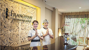 鸡蛋花精灵水疗