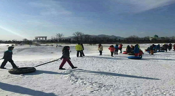 华彬猛犸滑雪场