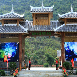 通天地下河景区