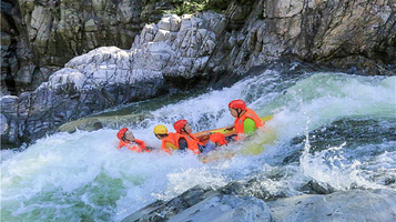 金刚台峡谷漂流