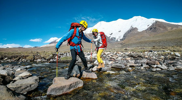 乃钦康桑雪山冰川旅游区