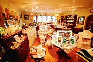 伊豆高原ステンドグラス美術館