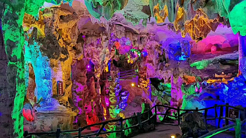 福峒山景区(胡志明洞)