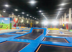 美懋蹦床俱乐部(美懋教育广场店)