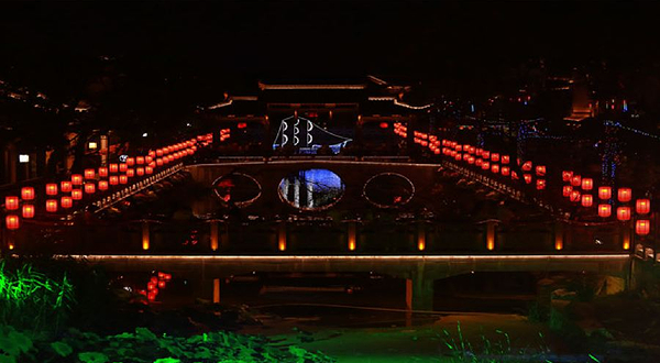 鸠兹夜游演艺小镇