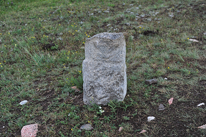 草原石人于岩画