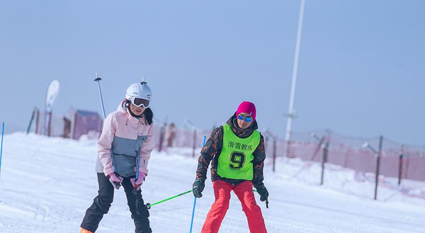 聊城南湖公园滑雪场