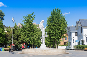 南山风情一条街