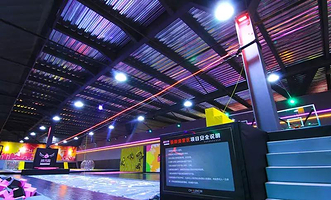 挑战者蹦床主题公园