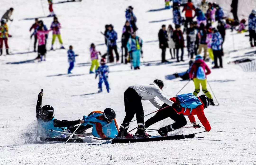五峰国际滑雪场