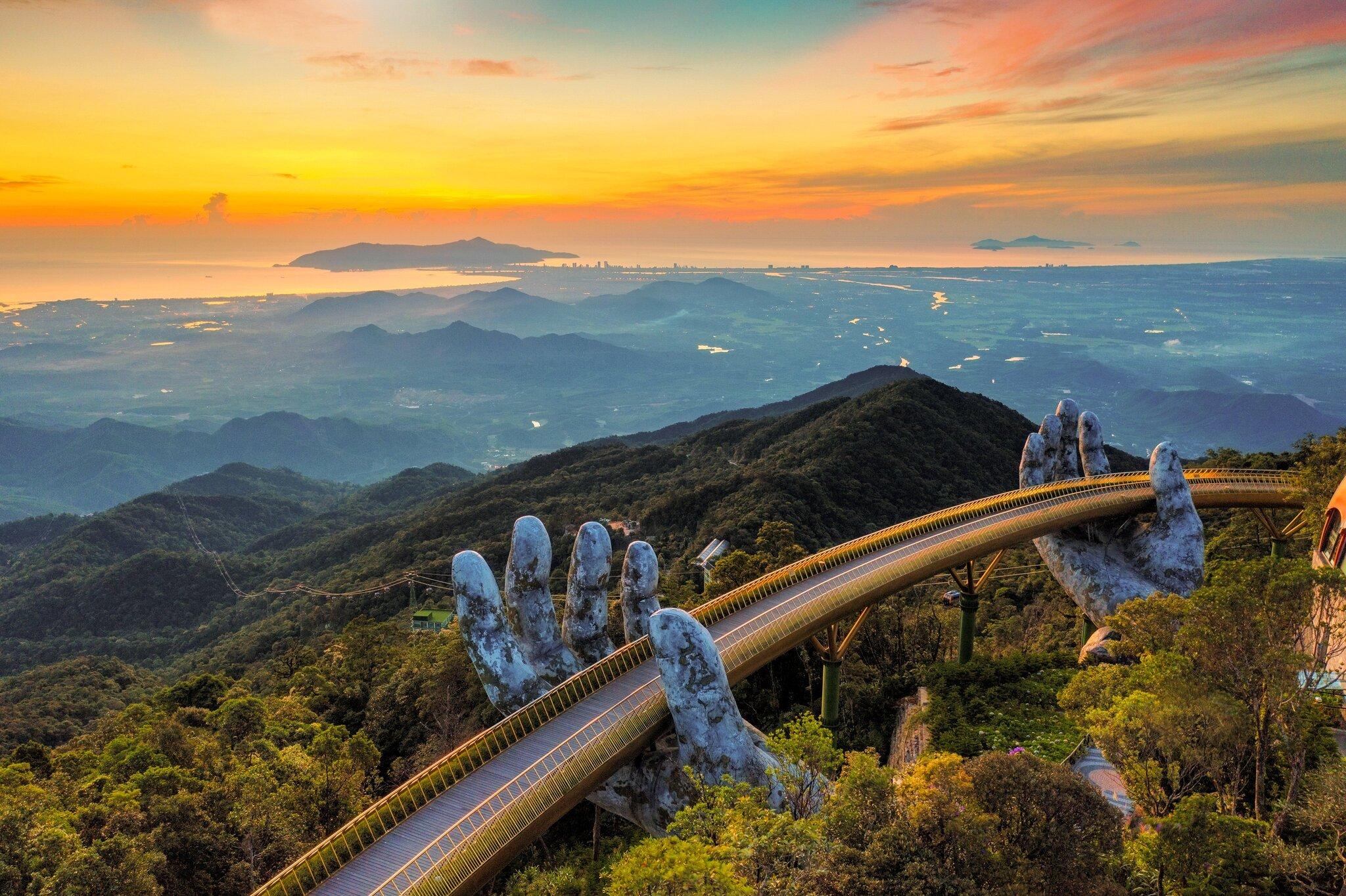 巴拿山太阳世界