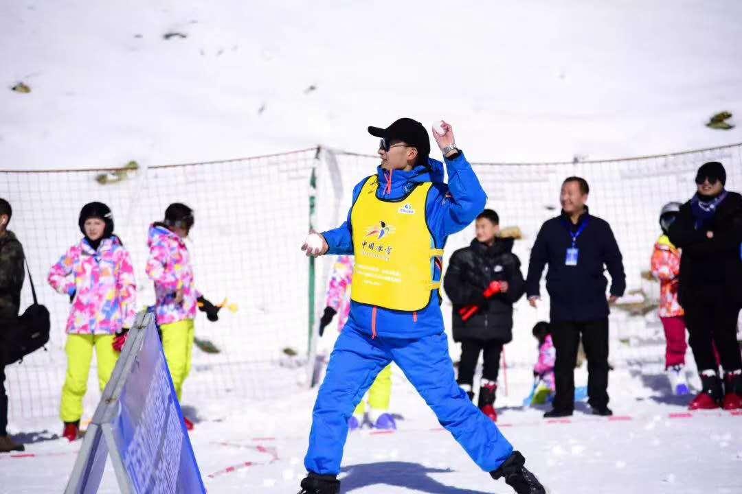 五峰国际滑雪场