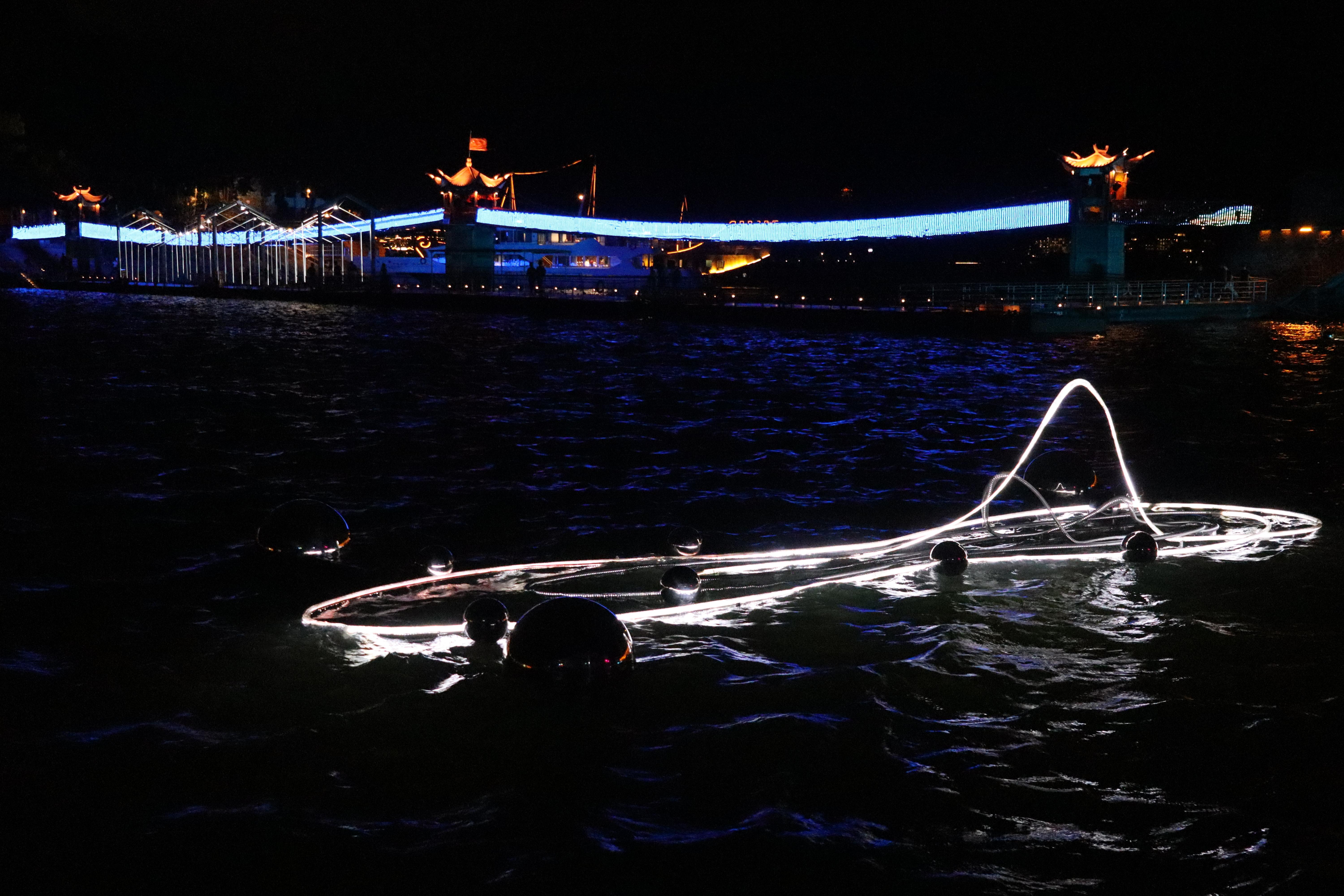 千岛湖“月光之恋”光影艺术夜游