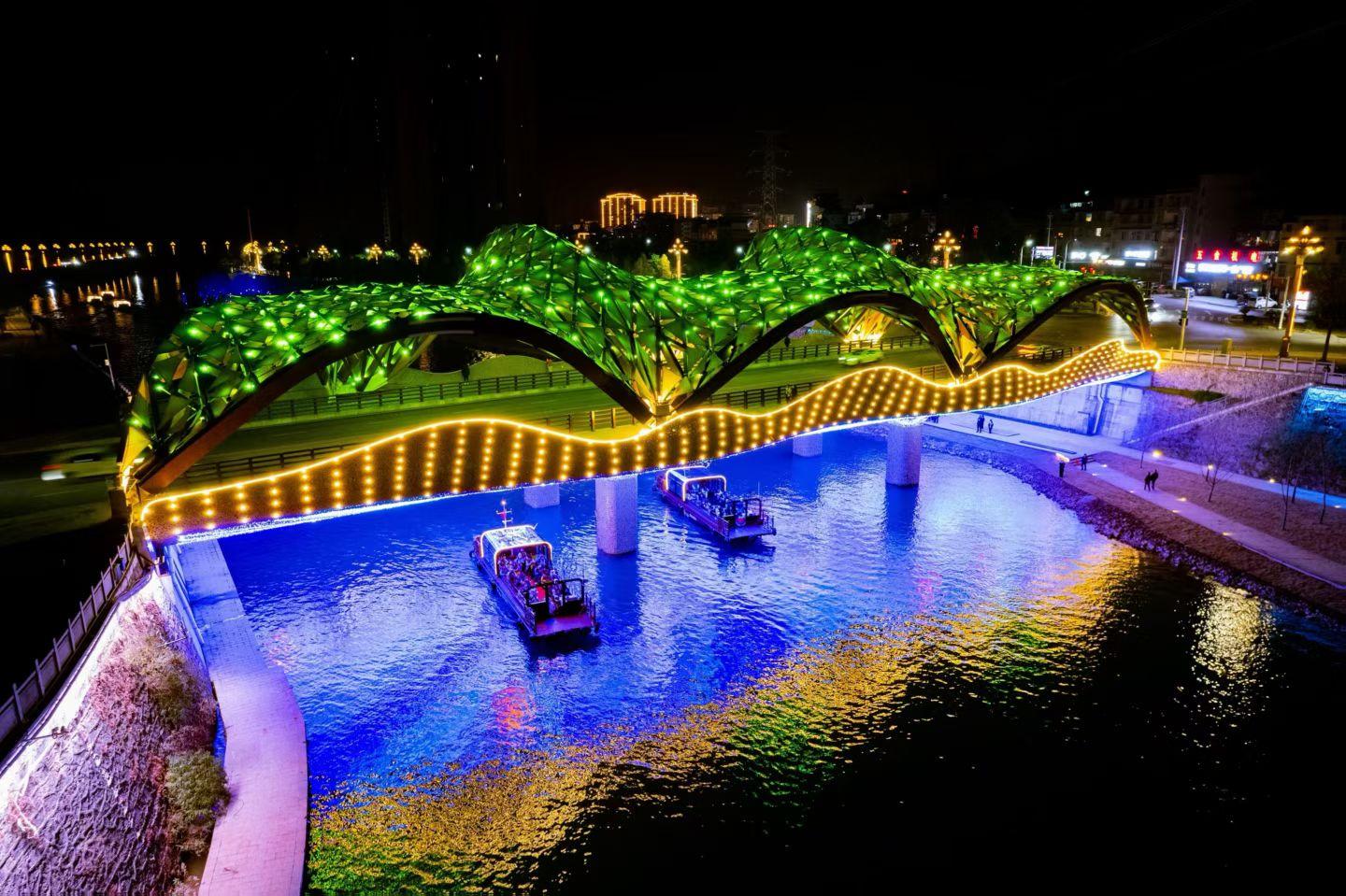宣恩贡水夜画