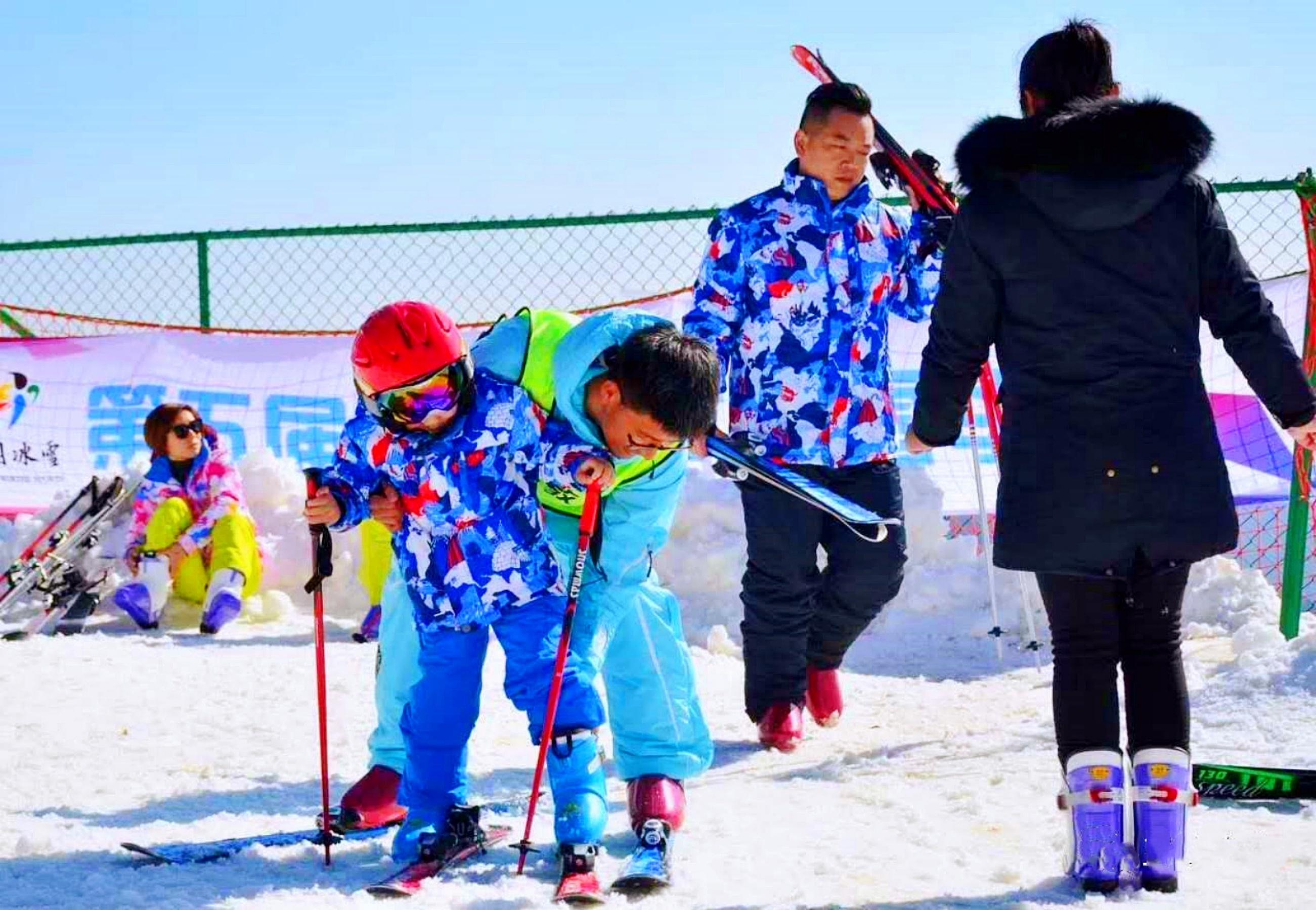五峰国际滑雪场