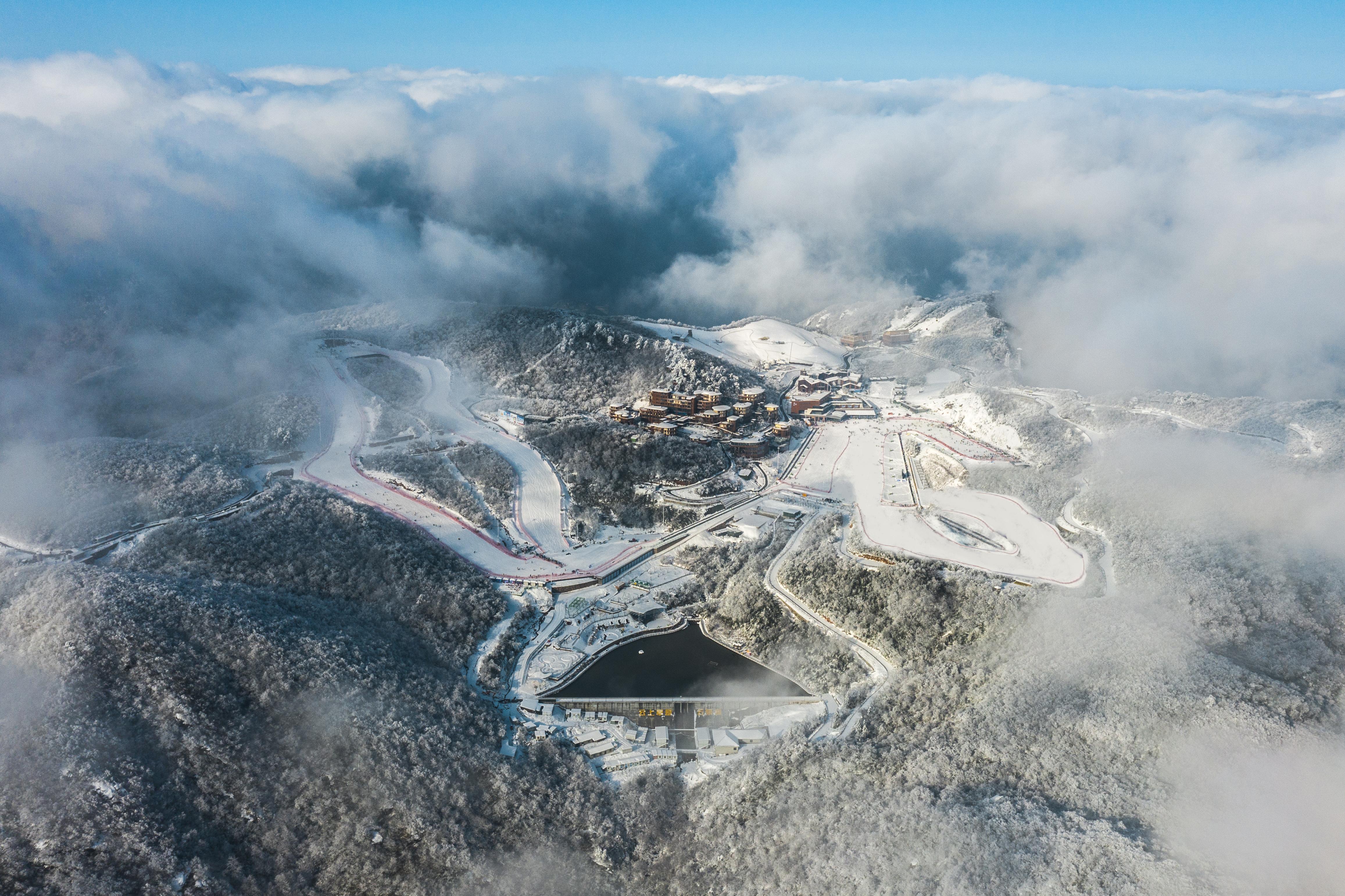 云上草原滑雪场