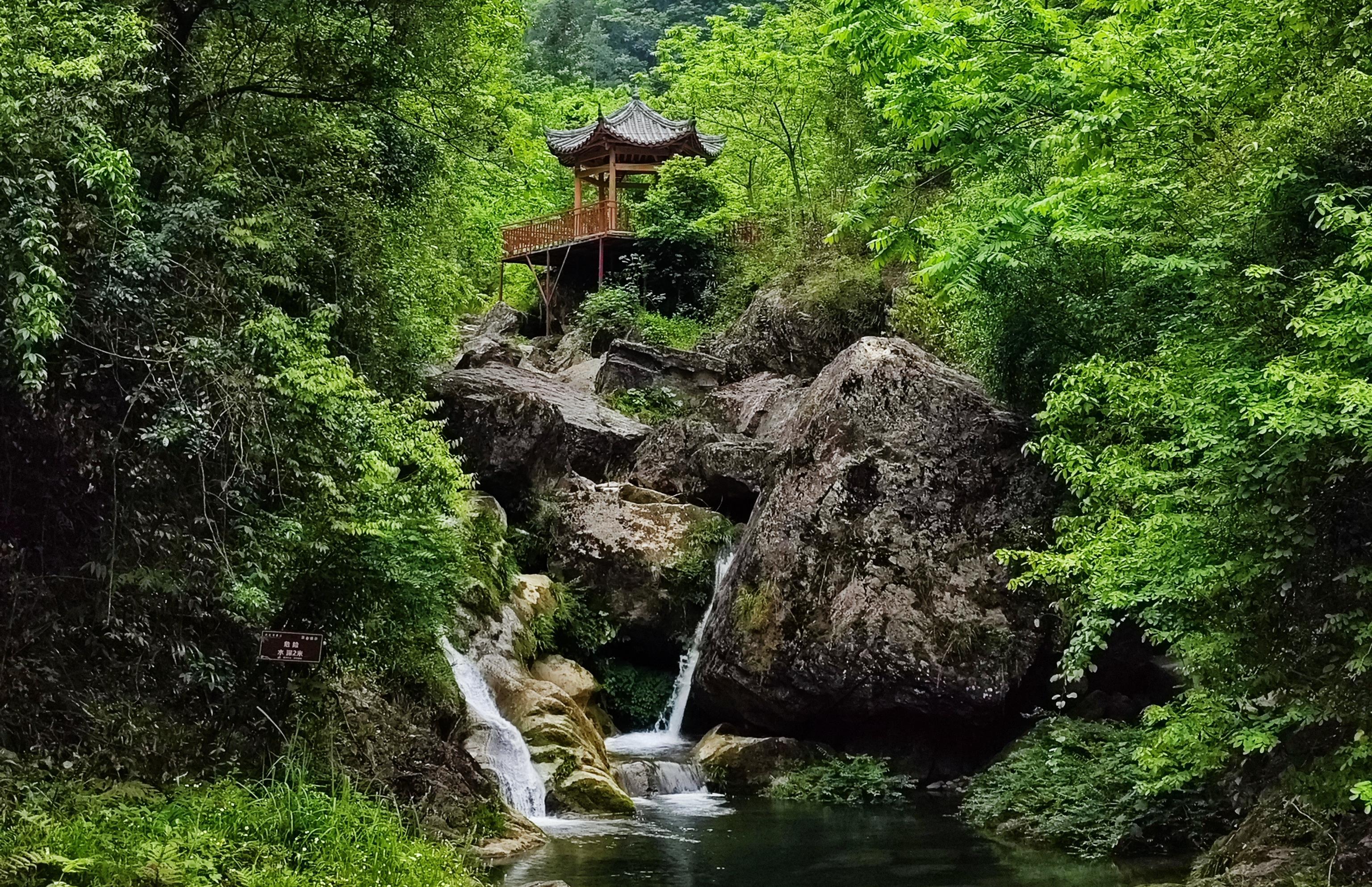 藏龙潭风景区