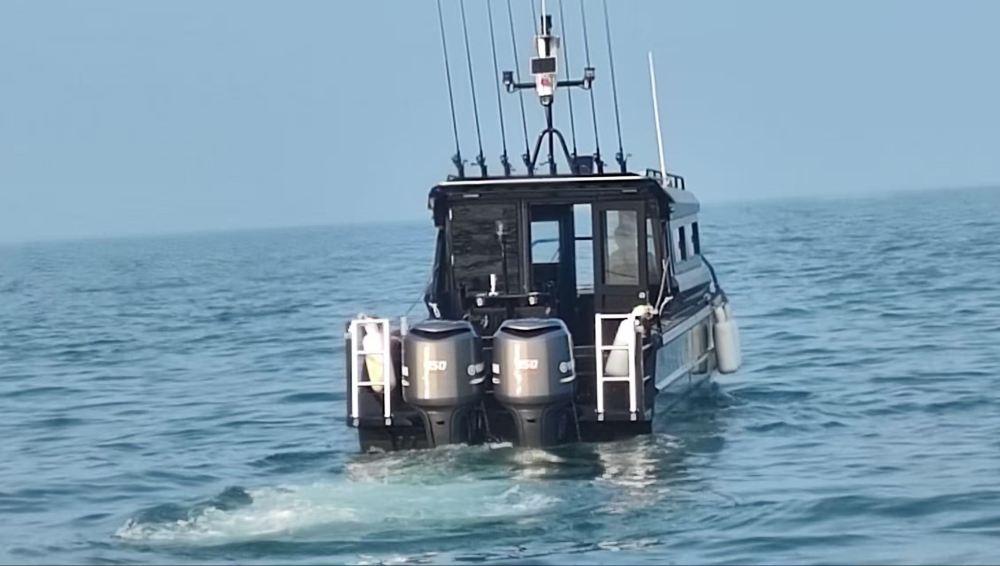 海阔天空游艇海钓观光