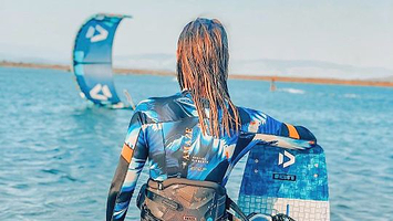 完美大海陆地冲浪滑板馆