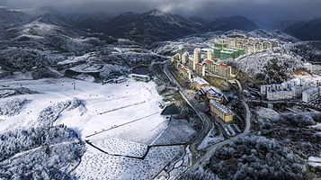 绿葱坡旅游度假区(恩施绿葱坡滑雪场)