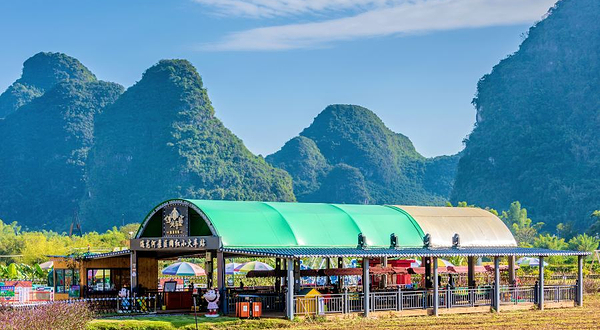 遇龙河景区网红小火车