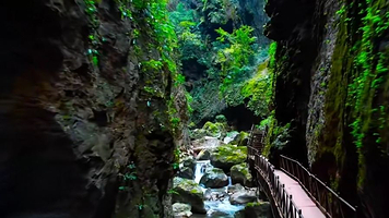 会泽雨碌大地缝