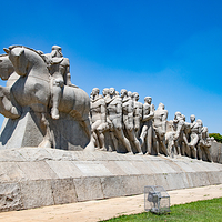 巴西拓荒者群雕