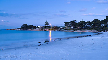 毕奇诺东海岸假日公园酒店