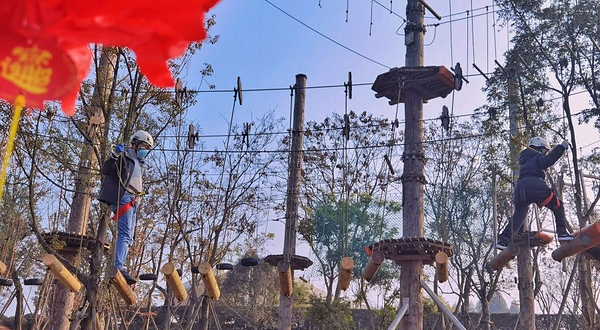 麓小跳s冒险湾丛林飞跃