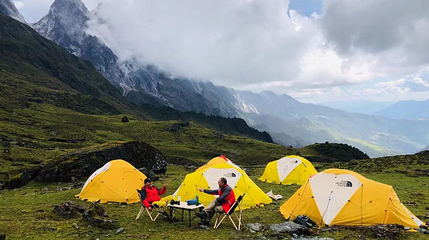 哈巴雪山西坡露营地第 1 张图片