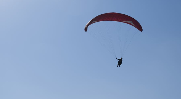 湖北三峡橙谷滑翔伞基地