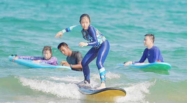 完美大海陆地冲浪滑板馆