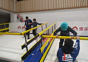 雪乐山室内滑雪