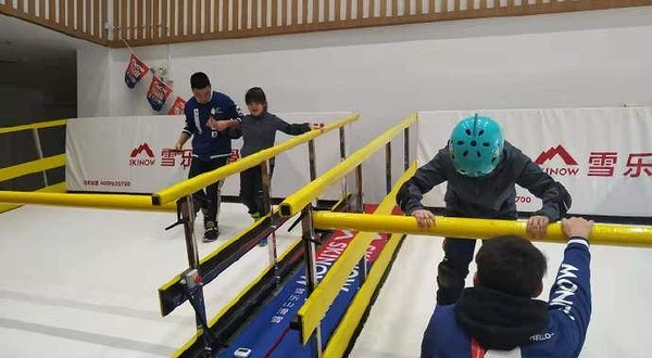 雪乐山室内滑雪