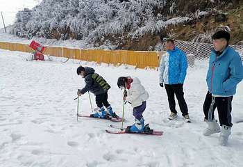 千丈岩滑雪场第 3 张图片