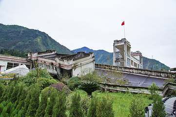 四川汶川特大地震漩口中学遗址第 3 张图片