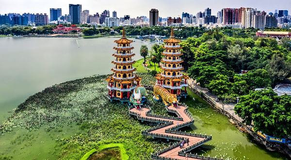 莲池潭综合游乐区