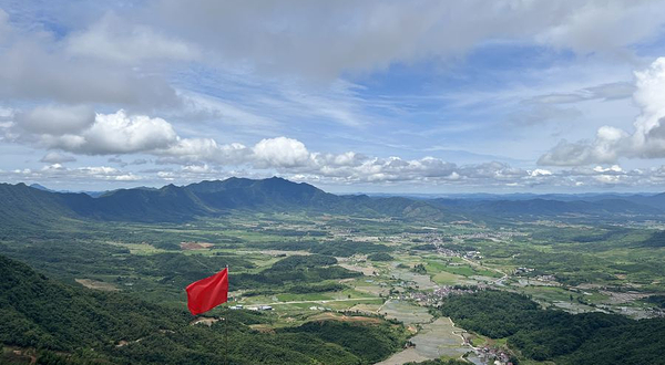 鹅湖滑翔伞飞行基地
