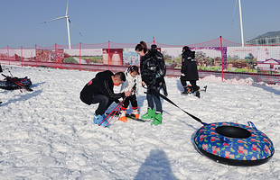 金湖荷花荡滑雪场