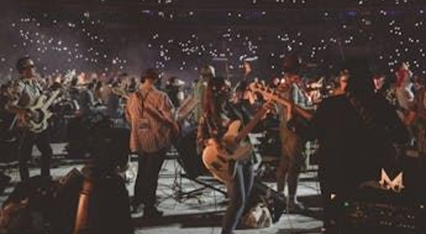 英国曼彻斯特 · Rockin' 1000 演唱会