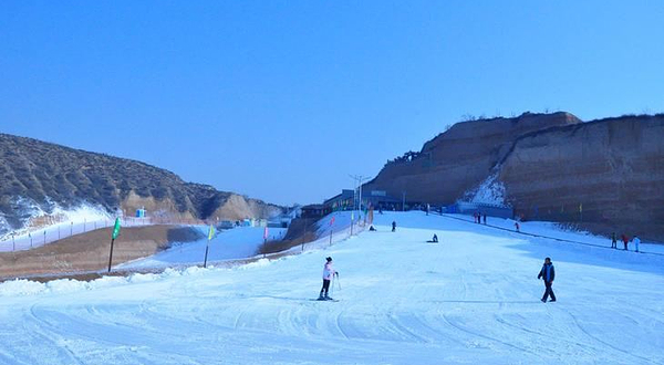 采薇庄园滑雪场