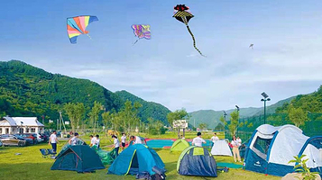 枫林谷里房车露营公园