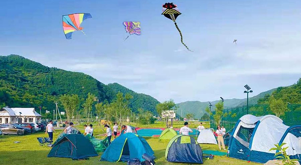 枫林谷里房车露营公园